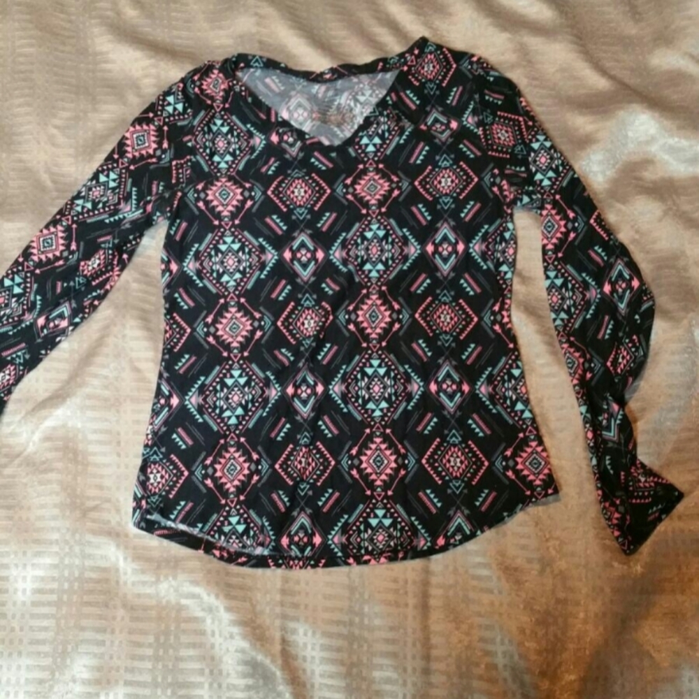 No boundaries long-sleeved shirt